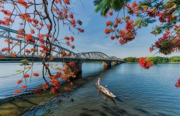 Trang Tien Bridge in Hue